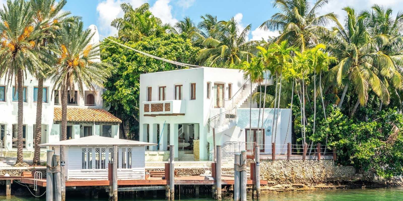 Escapa del caos: disfruta del sol y la tranquilidad de Florida con tu propia propiedad