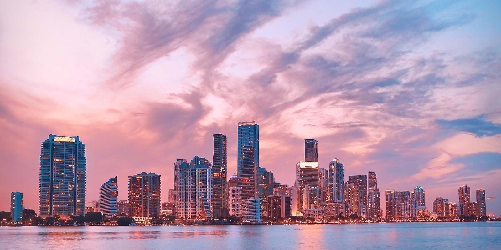 Sol, inversiones y sueños: ¿Miami o Orlando? ¡Florece en Florida!